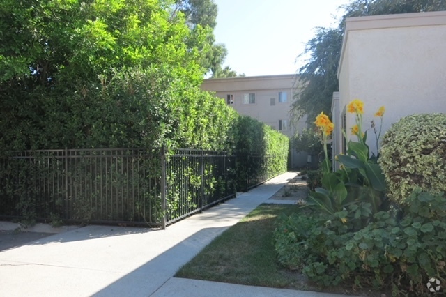 Building Photo - Swansea Park Apartments II