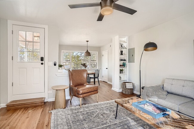 Photo - 601 S Pennsylvania St Unidad SI ID1026261P