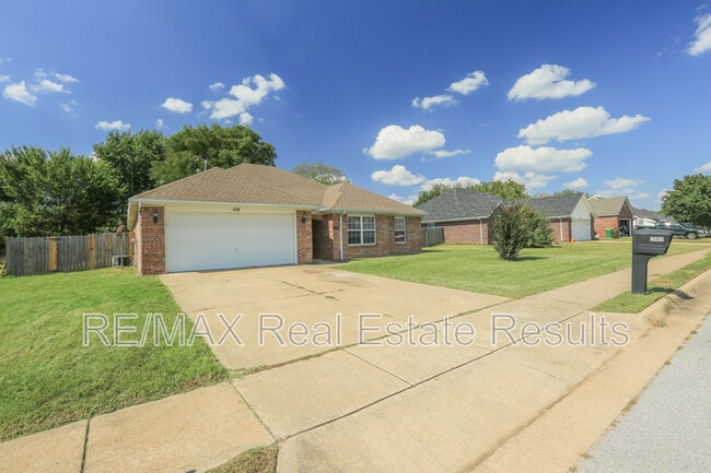 Photo - 741 Harvest St