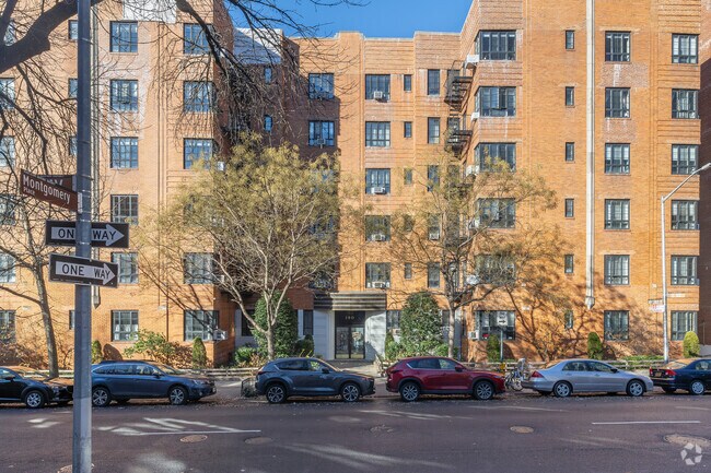 140 8th Ave - 140 8th Ave