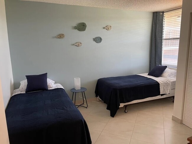 Photo - 2455 Lindell Blvd Unit Delray Racquet club