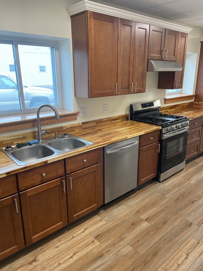 Photo - 80 Erie Ave Unidad Erie FCU