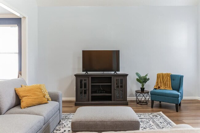 Photo - 15881 Elaine Ct Unidad ID1250617P