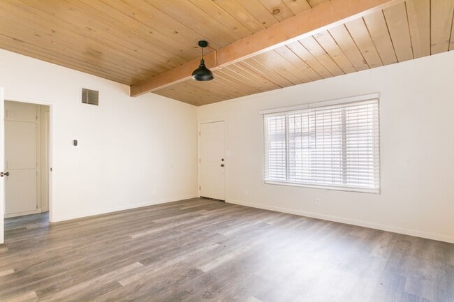 Photo - 516 N Westmoreland Ave Unit 1