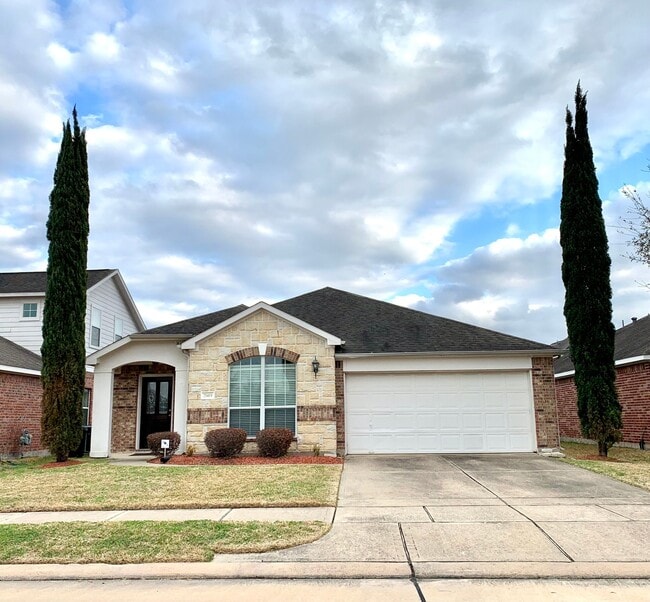 Building Photo - 21419 Colton Cove Dr Rental