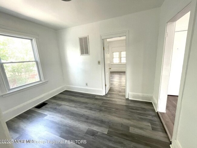 Photo - 1027 Monroe Ave