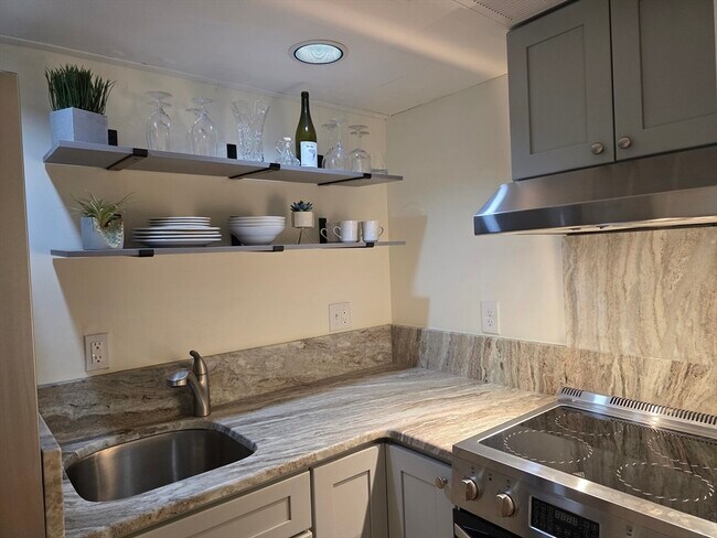 Photo - 70 Southbridge St Unidad 504