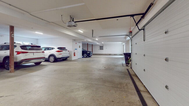 Photo - 186 Havre St Unit 2