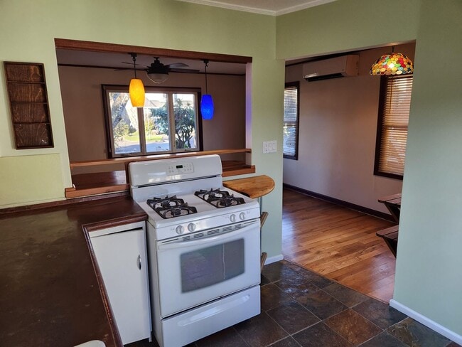 Photo - zoeb01 Unit A