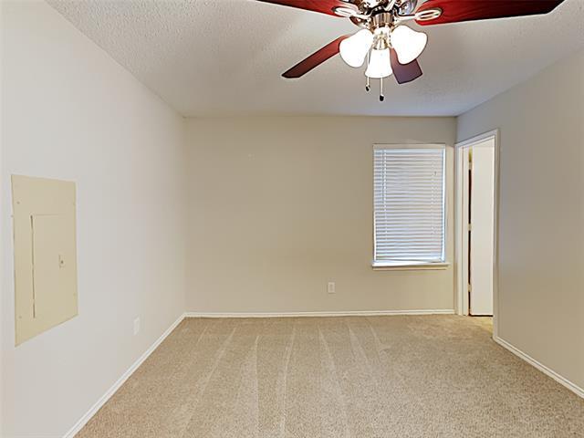 Photo - 4931 Darrow Ln