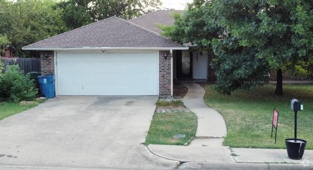 Building Photo - 1902 Aspen Dr Rental