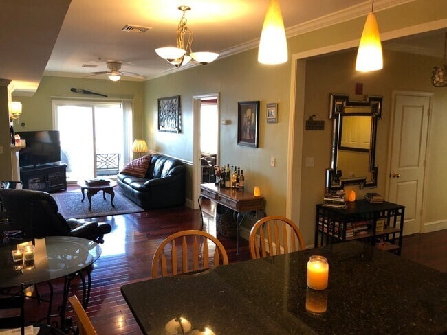 Photo - 414 Mt Hope St Unidad 309 Rental