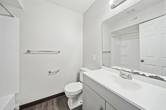 Photo - Fox Grove Apartments