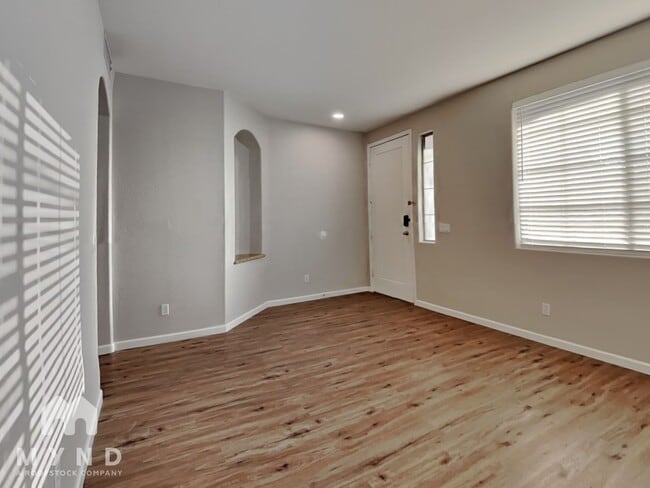 Photo - 6850 S 26th St