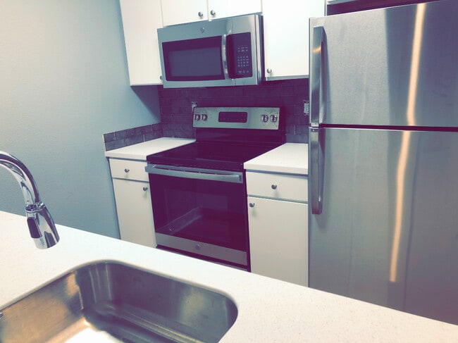 ¡Cocina renovada - 935 Michigan Street