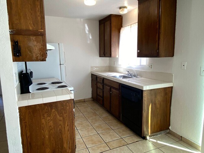 Photo - 829-831 Dundee Wy Unidad 827