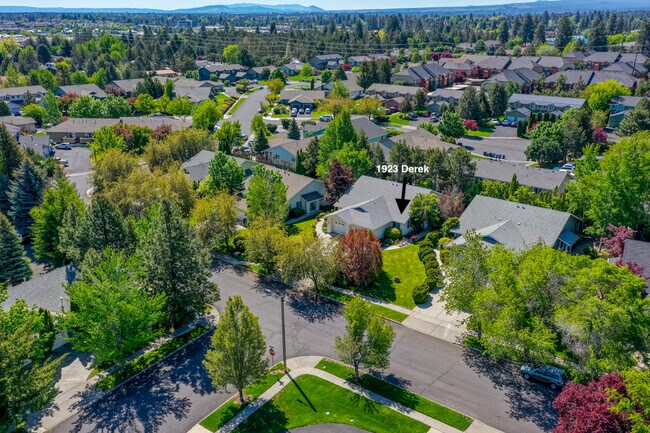 Photo - 1923 NE Derek Dr