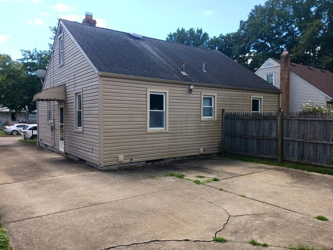 Photo - Three Bedroom 2 bath home in Struthers