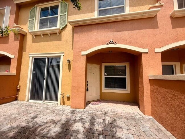 Photo - 14363 SW 11th St Unidad 2603