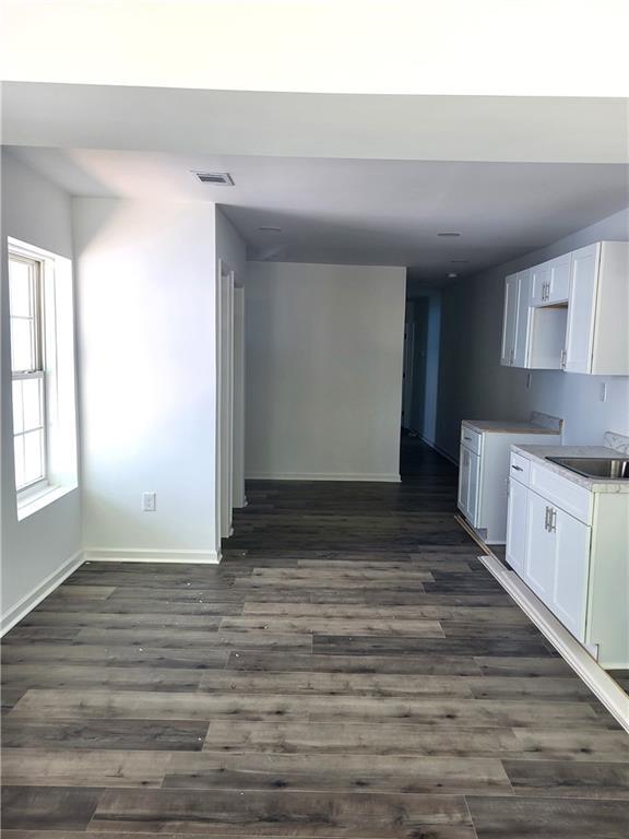 Photo - 1154 Windsor St SW