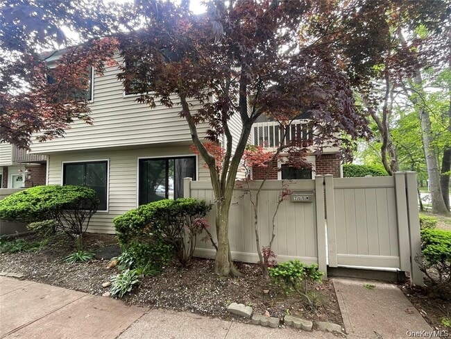 Building Photo - 200 Springmeadow Dr Unit M