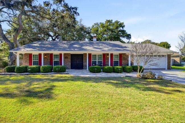 Building Photo - 7477 Baywoods Ln