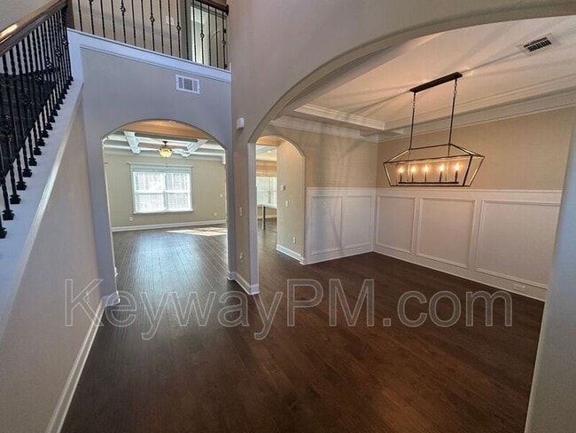 Photo - 688 Tree Top Trl