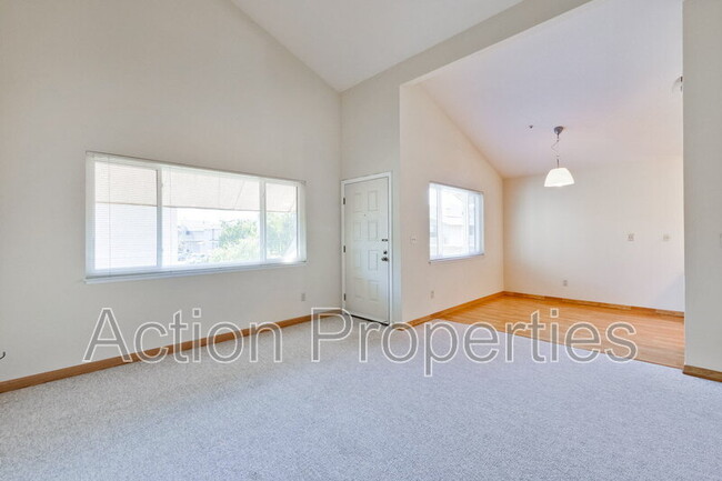 Photo - 180 Albacore Ln