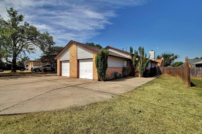 Photo - Room in Duplex on Luther Dr