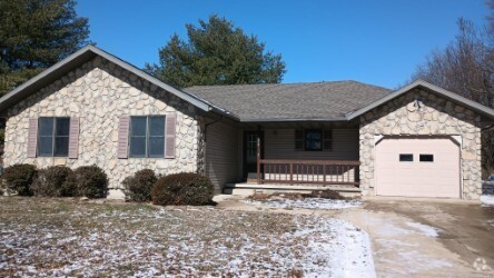 Building Photo - 638 S White Oak Rd Rental