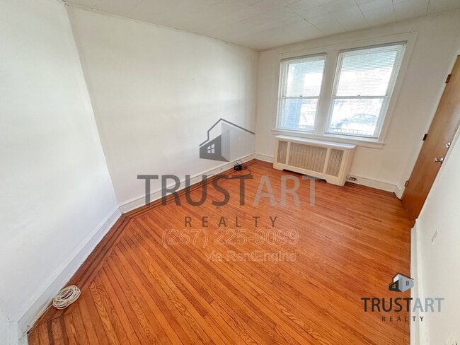 Photo - 148 W Spencer St Unit 1