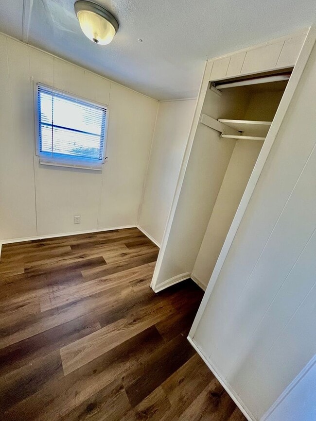 Photo - Dade City 2BR/1BA Mobile Home! Gorgeous Floors! Water Included