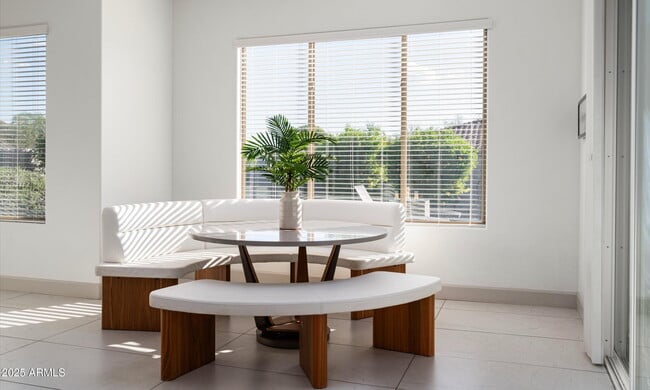 Photo - 1705 W Parnell Dr