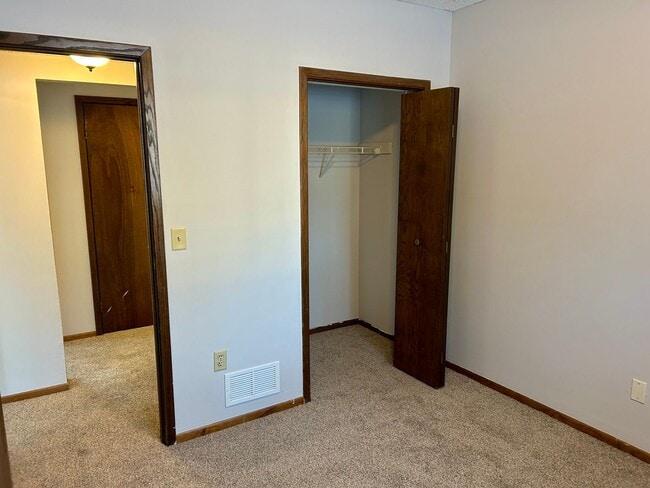 Photo - 3 Bed 1 Bath New carpet and paint!