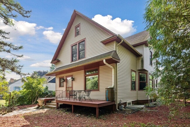 Building Photo - 796 Larpenteur Ave W Unit Upper