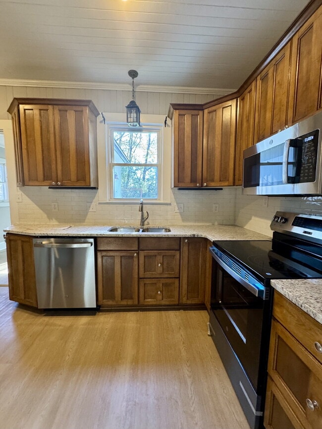 Photo - 2 Bedroom Home next to Downtown Perry - Historic Charm!