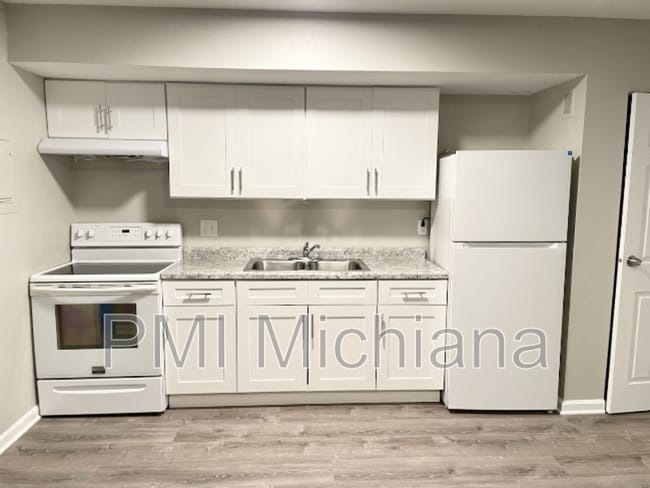 Photo - 2261 N Johnson St