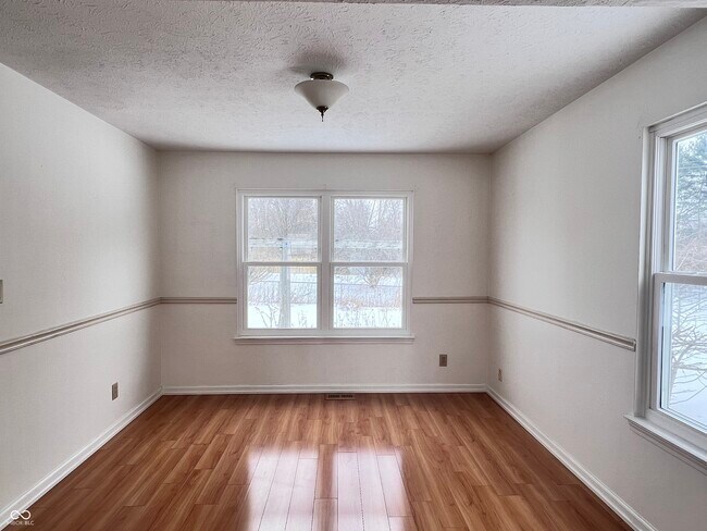 Photo - 1157 Aqueduct Way