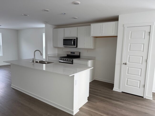 Photo - 1413 Oakfield Ln