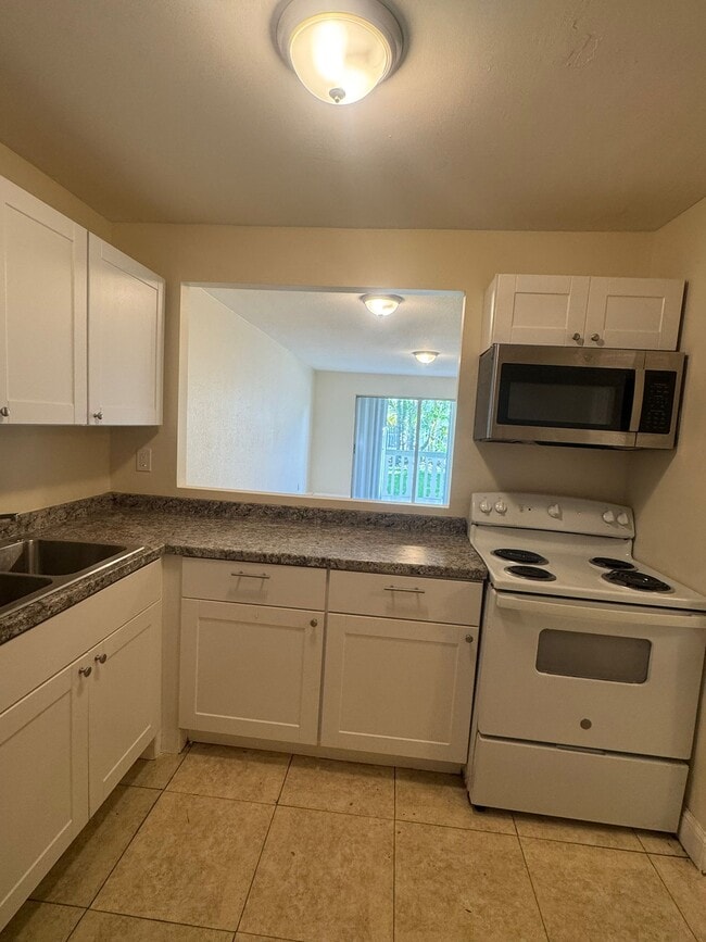 Photo - 15205 NE 6th Ave