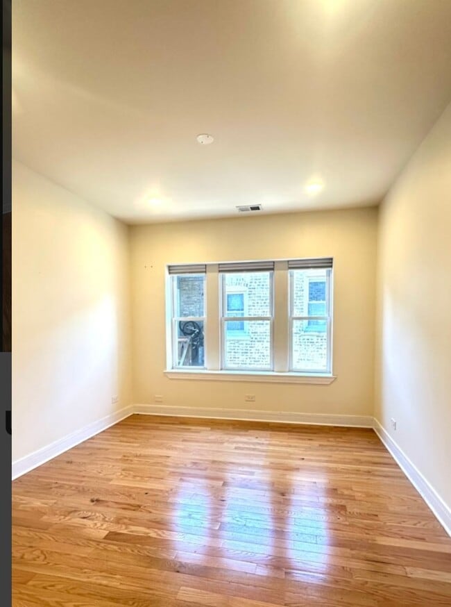 Photo - 1155 W Lunt Ave Unidad 3F