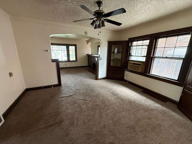 Building Photo - 17926 E Park Dr Unit Down