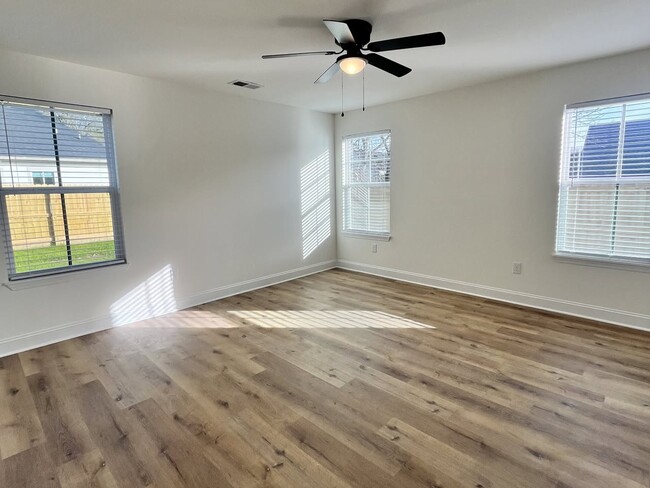 Photo - 120 E Grand St