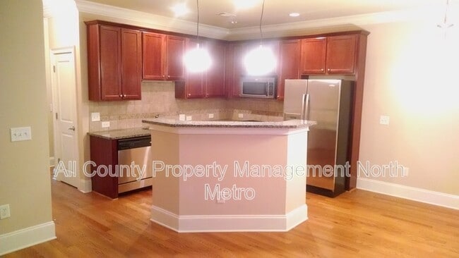 Photo - 6465 Chariot St