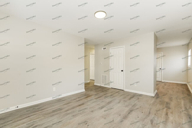 Photo - 1471 Watkins Rd