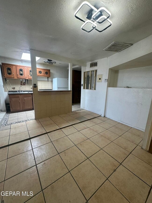 Photo - 7632 Franklin Dr House