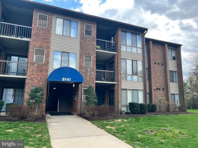 Photo - 8141 Needwood Rd