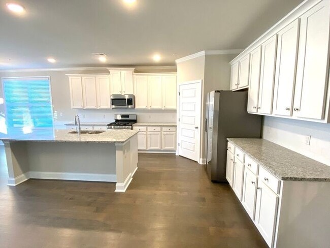 Photo - 538 Walton Dr