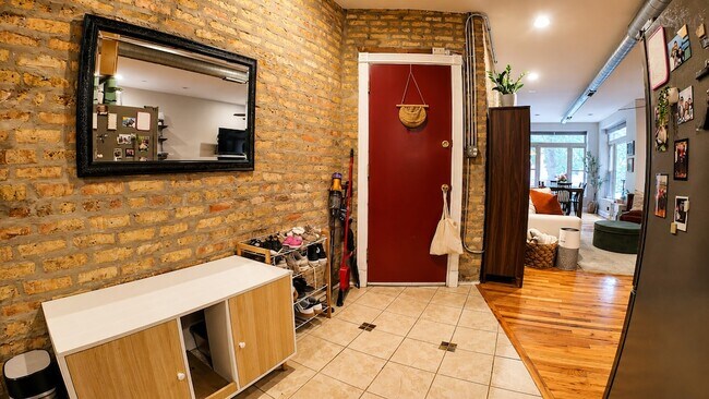 4823 N Sawyer Ave Unit 1