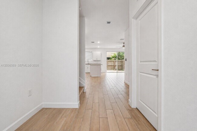 Photo - 2448 SE 10th St
